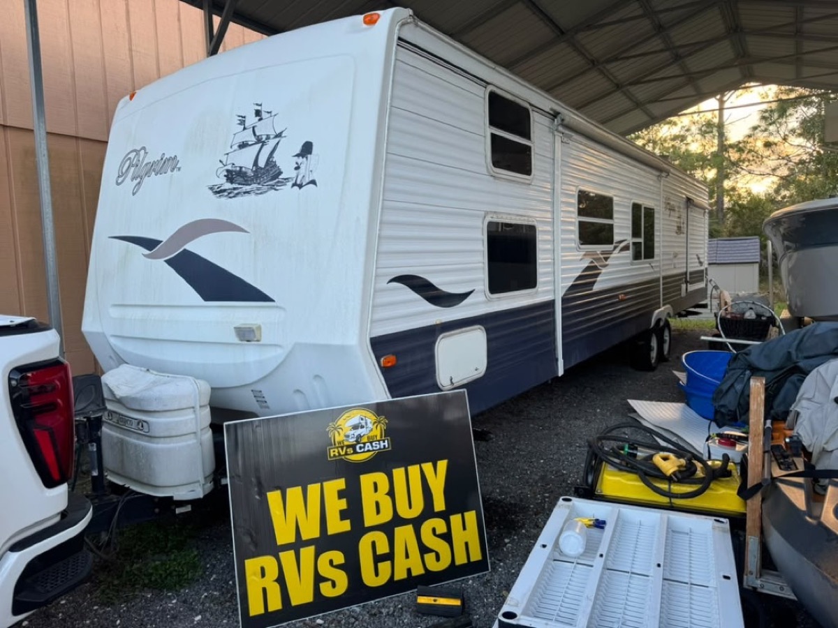 Travel trailer bought for cash in Lakeland, Florida